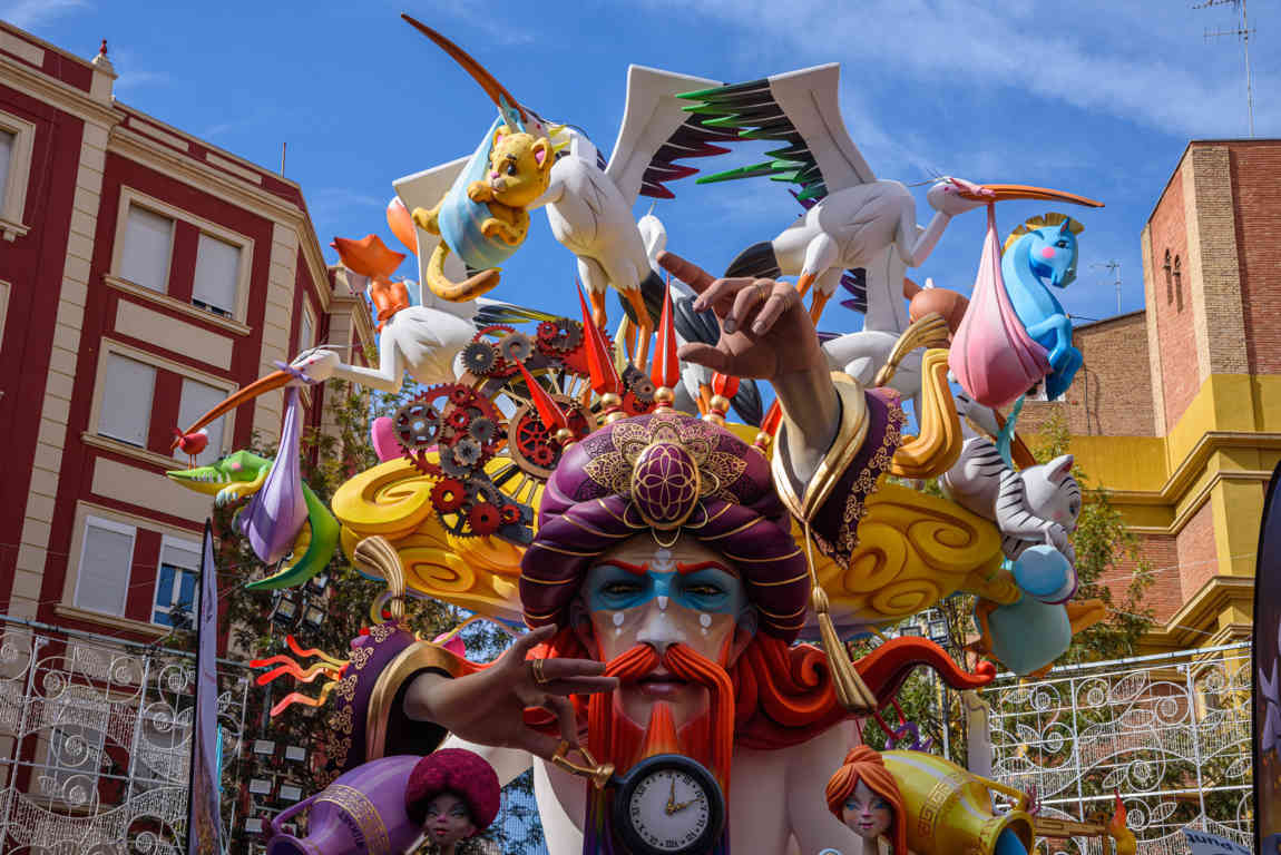 Valencia - fallas 2023 - 6 premio - falla Cuba-Literato Azorín - Vida 02.jpg